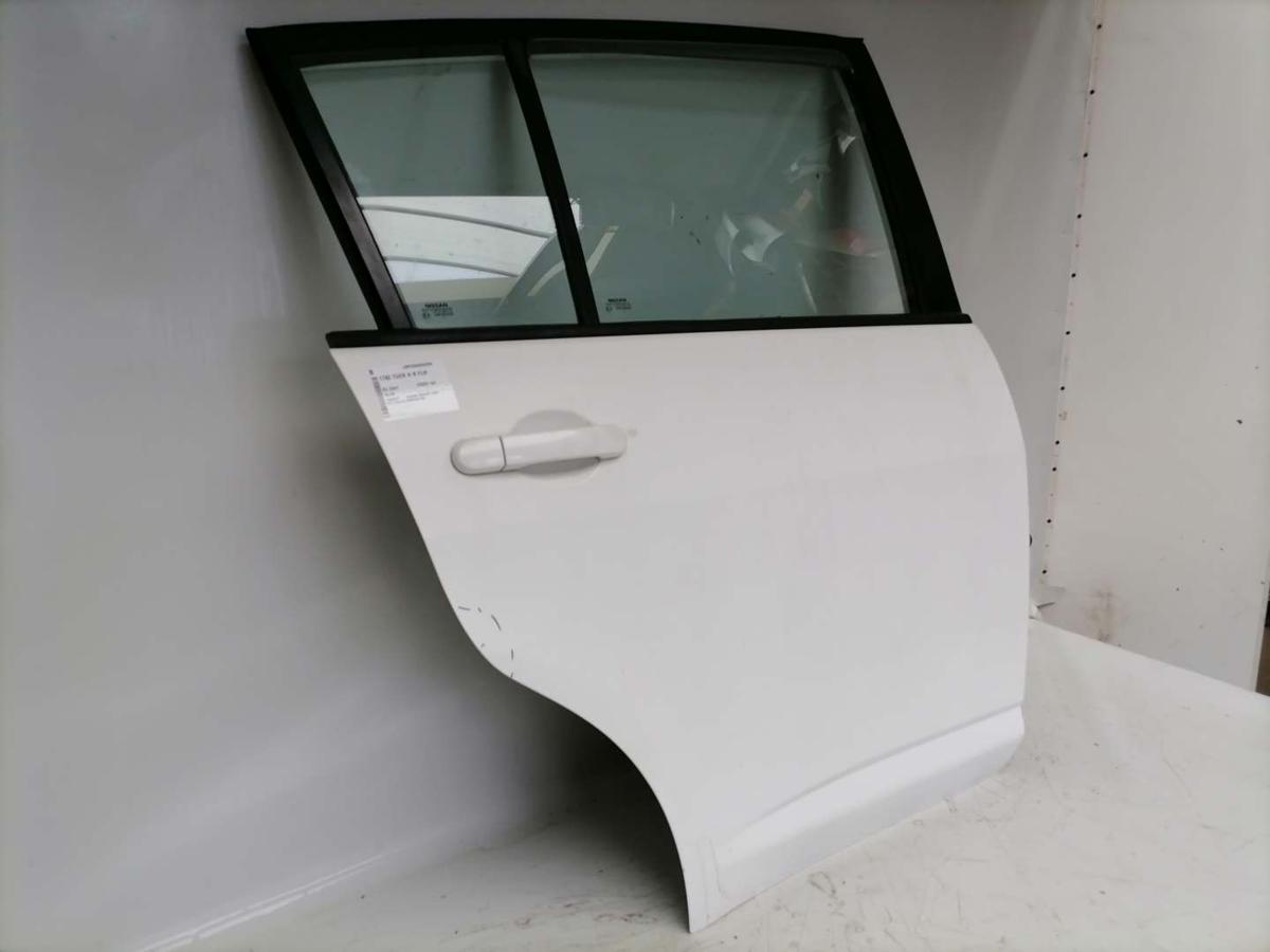 Nissan Tiida original Tür vorn rechts Weiß Fließheck Bj.2007